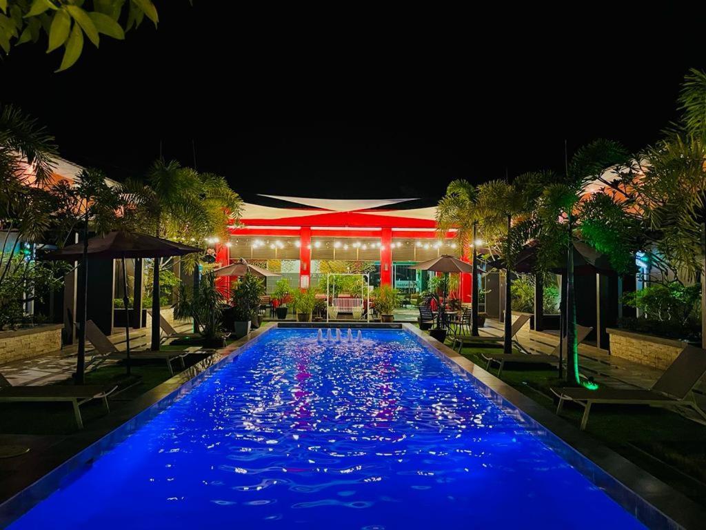 Villa Abadi Resort Pantai Cenang  Buitenkant foto